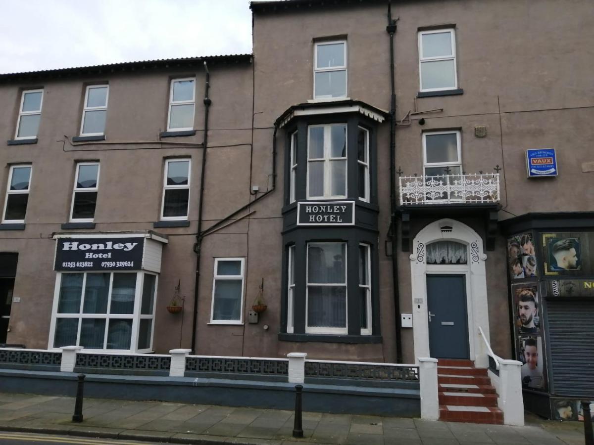 The Honley Hotel Blackpool Bagian luar foto