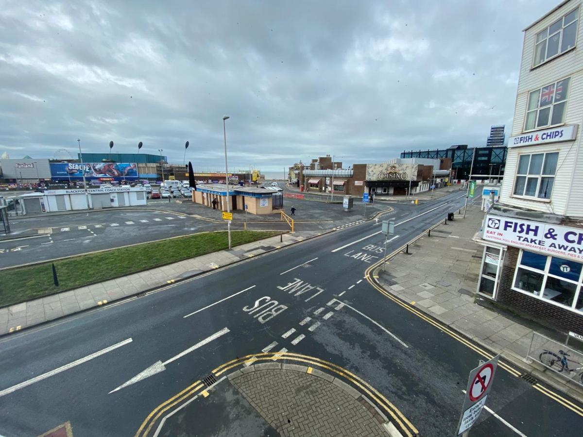 The Honley Hotel Blackpool Bagian luar foto