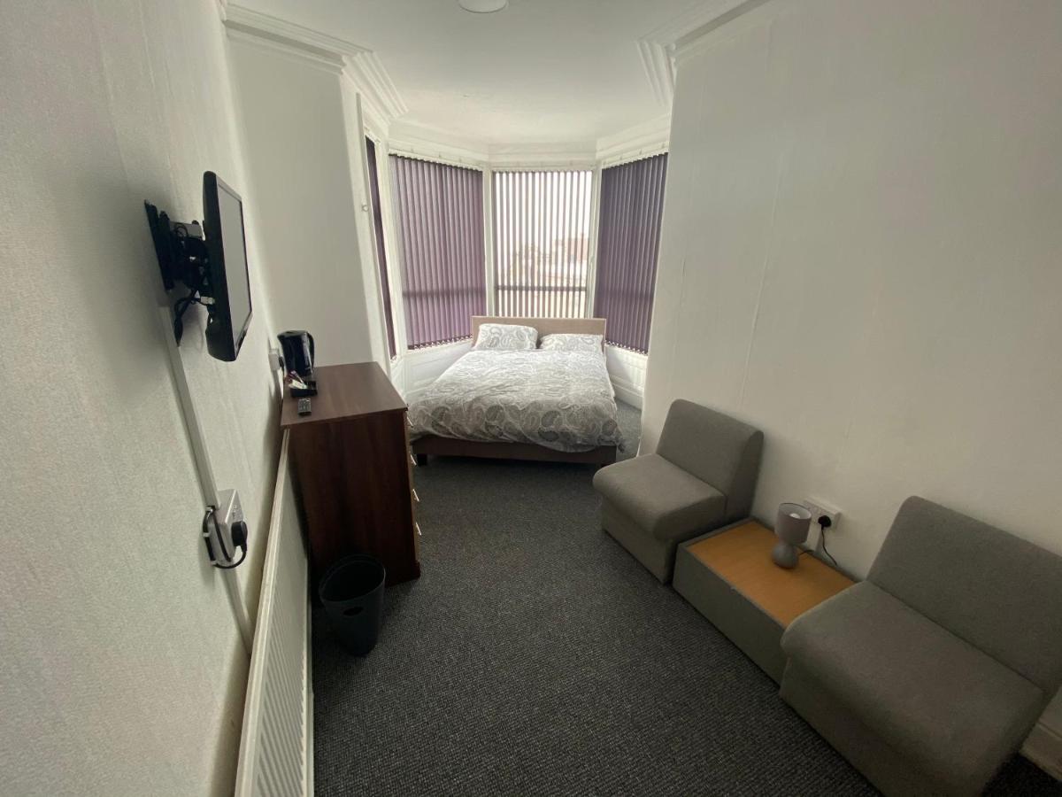The Honley Hotel Blackpool Bagian luar foto