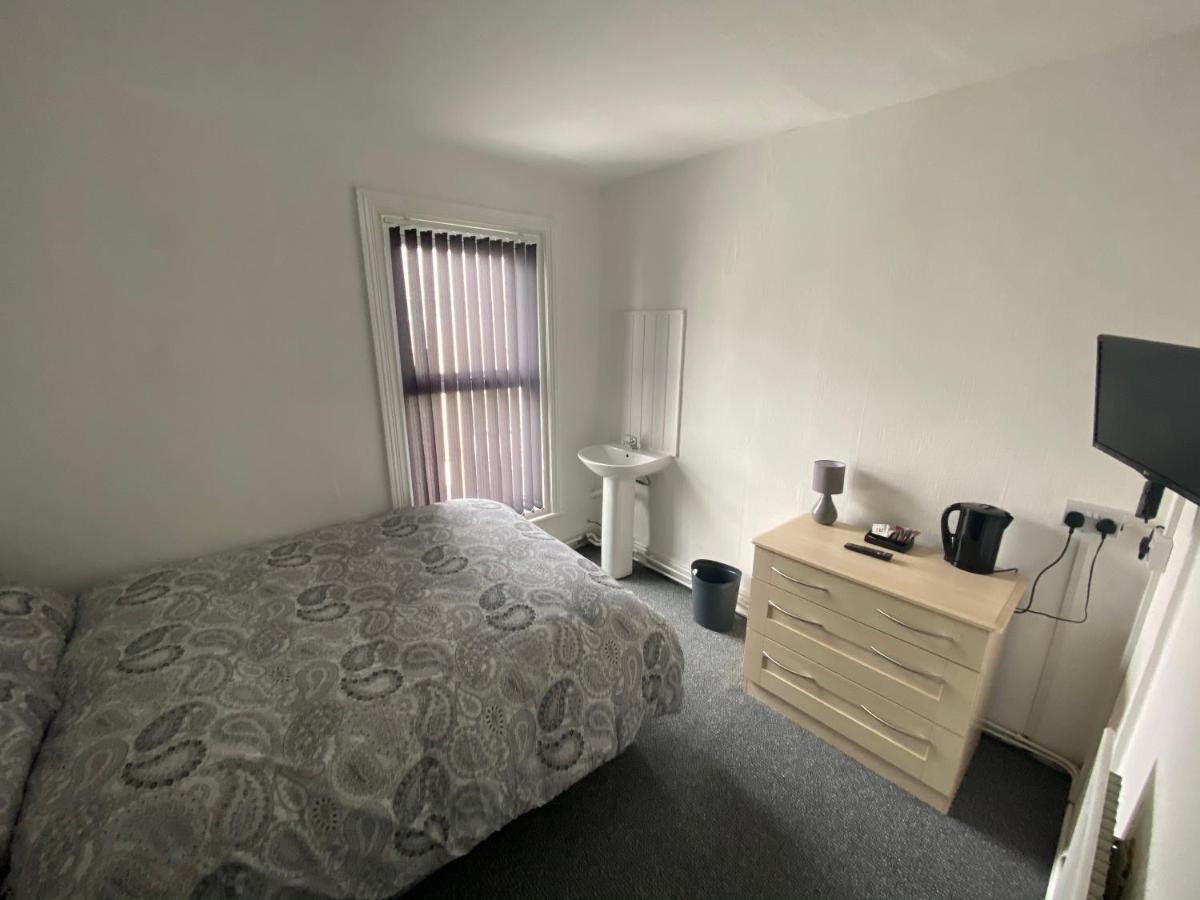 The Honley Hotel Blackpool Bagian luar foto