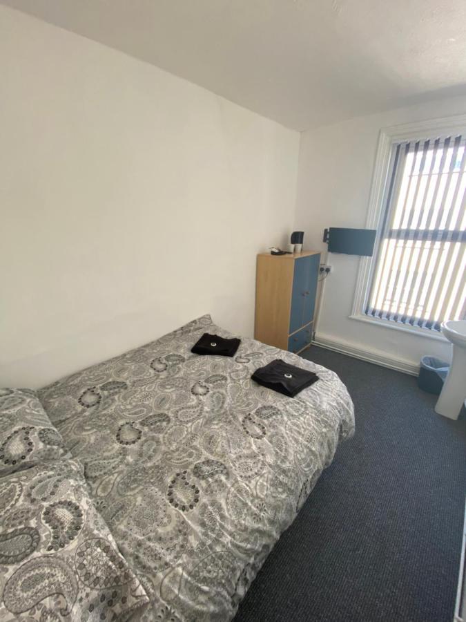 The Honley Hotel Blackpool Bagian luar foto