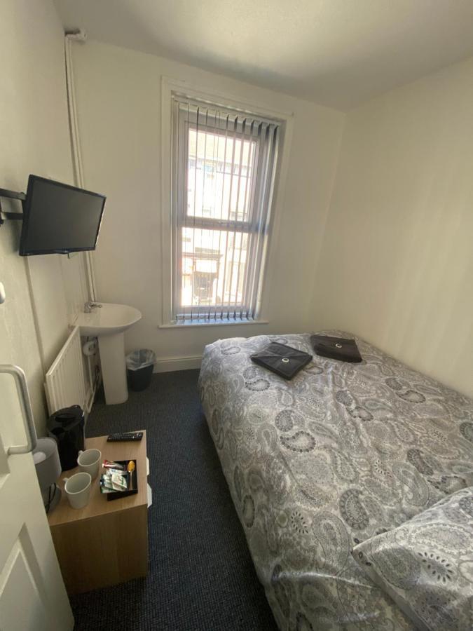 The Honley Hotel Blackpool Bagian luar foto