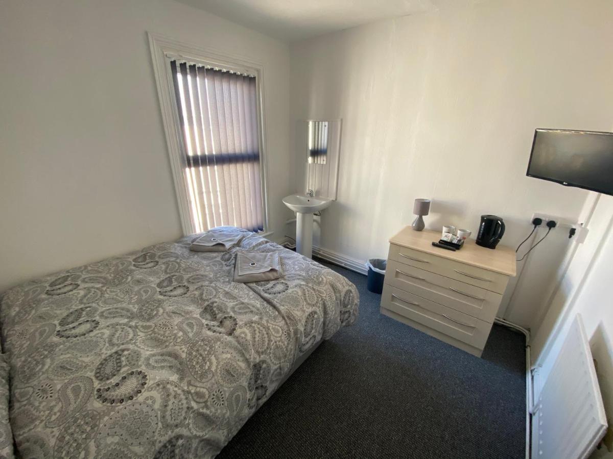 The Honley Hotel Blackpool Bagian luar foto