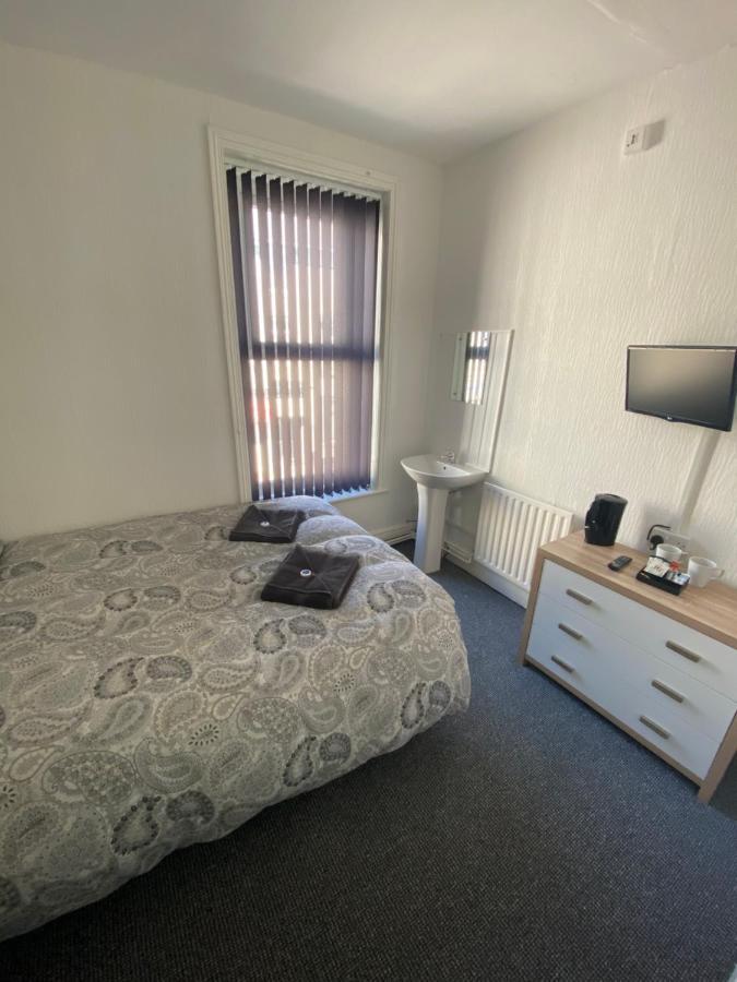 The Honley Hotel Blackpool Bagian luar foto