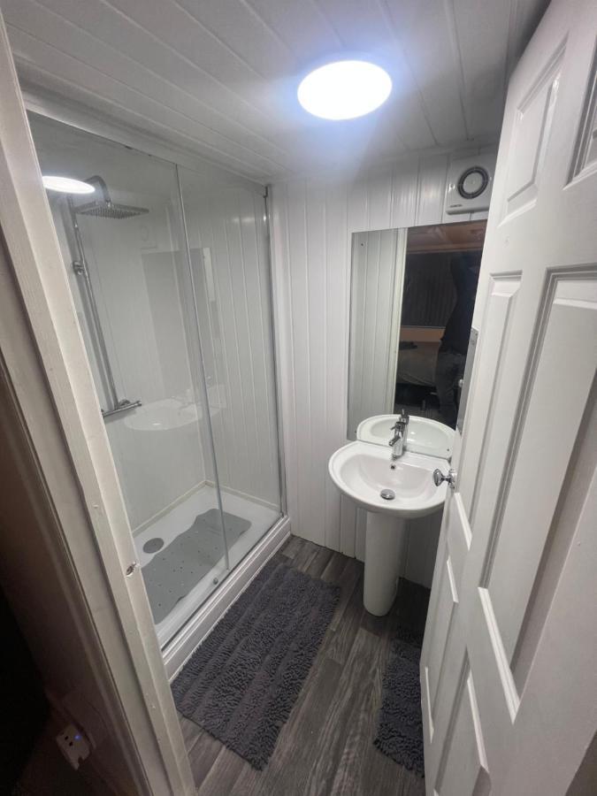 The Honley Hotel Blackpool Bagian luar foto