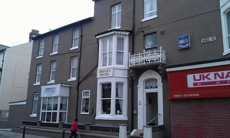 The Honley Hotel Blackpool Bagian luar foto