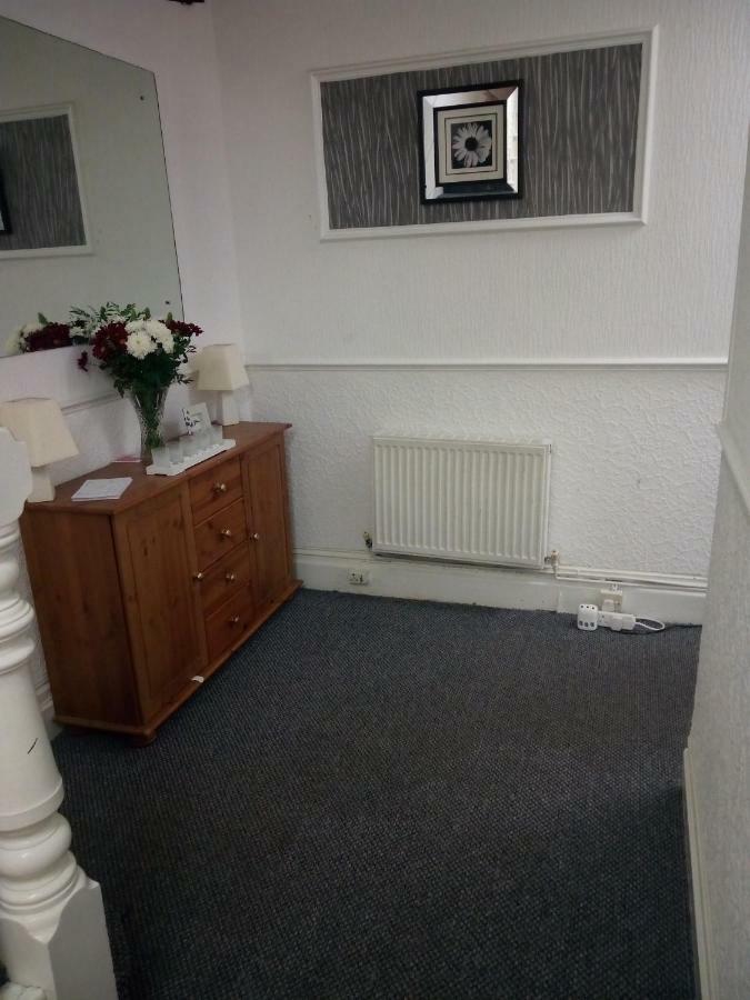 The Honley Hotel Blackpool Bagian luar foto