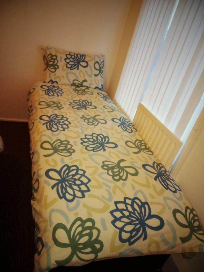 The Honley Hotel Blackpool Bagian luar foto