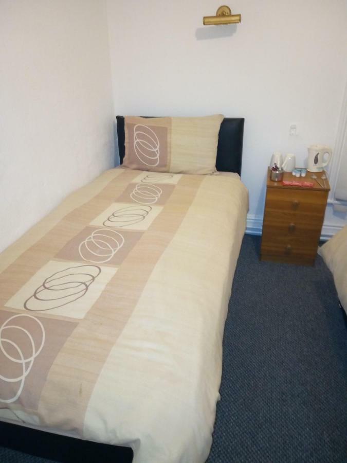 The Honley Hotel Blackpool Bagian luar foto